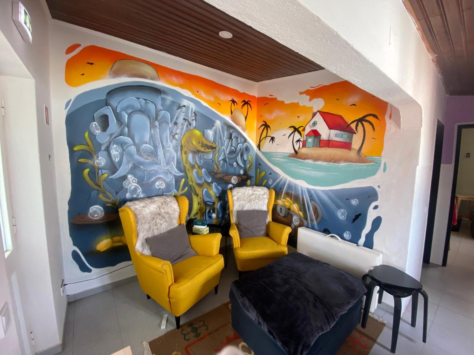 The Island Hostel & Cafe Lagos Buitenkant foto